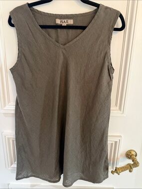 NWOT Flax Olive Sleeveless V-Neck Linen Tank - Small (179)